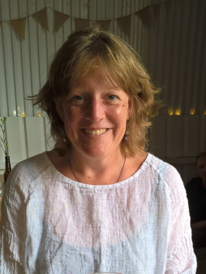 thumbnail_Liz profile pic